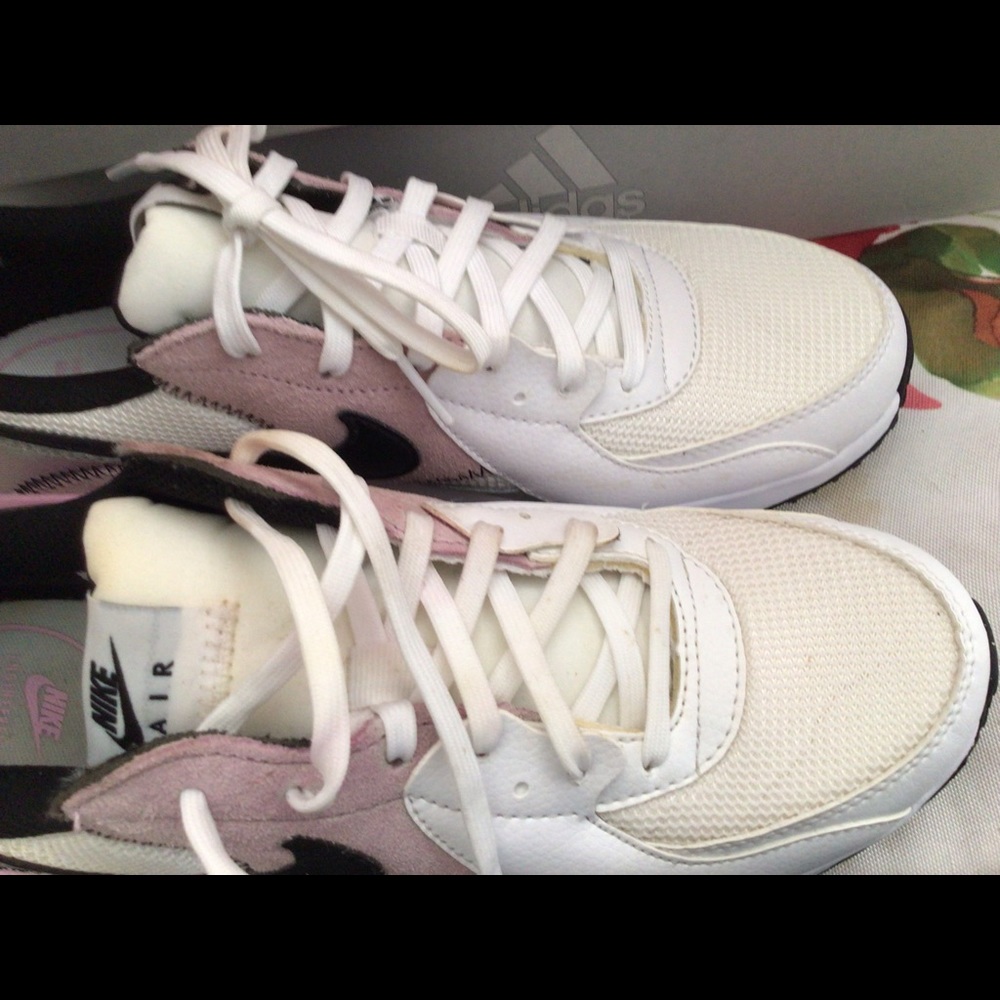 Nike Cd5432-109 AirMax excee pink and white size 19